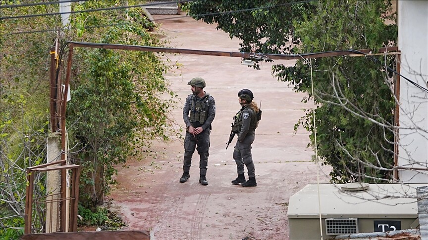 Israeli forces detain 2 Syrians in Quneitra raid