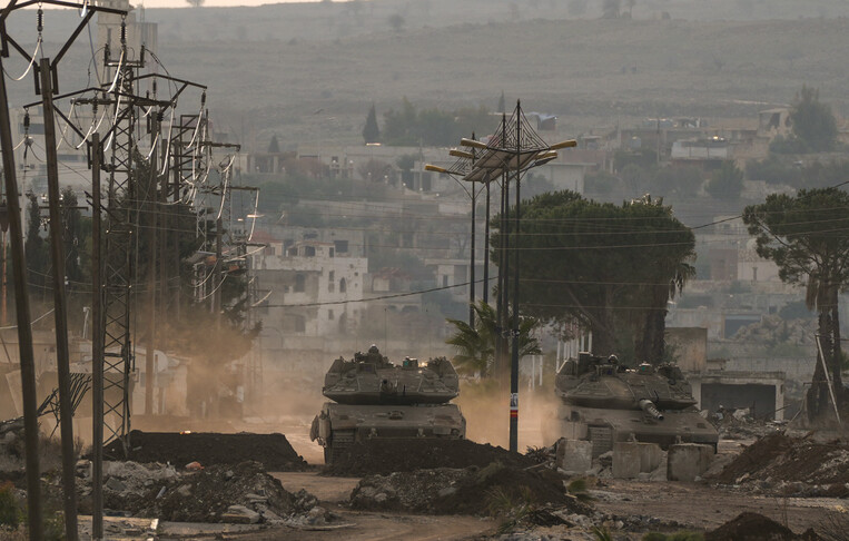 Israeli army launches new incursion into Syria’s Quneitra, sets up prefabricated structures