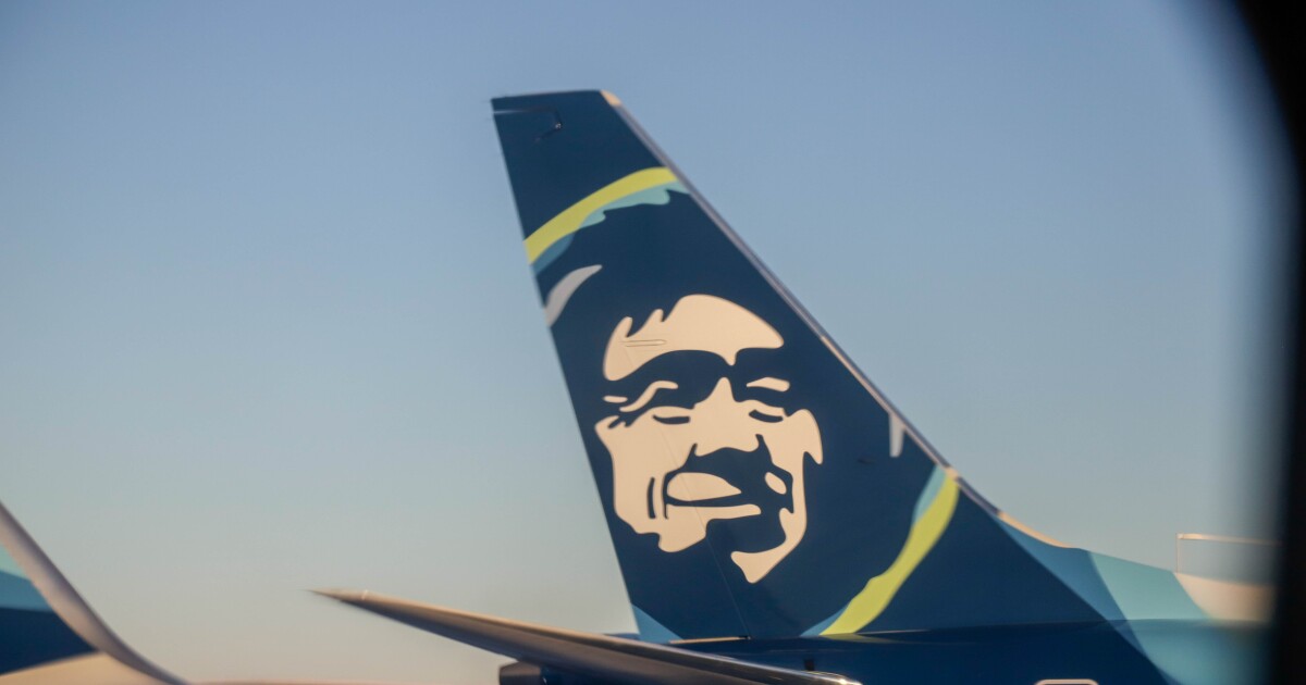 Alaska Airlines increases baggage fees