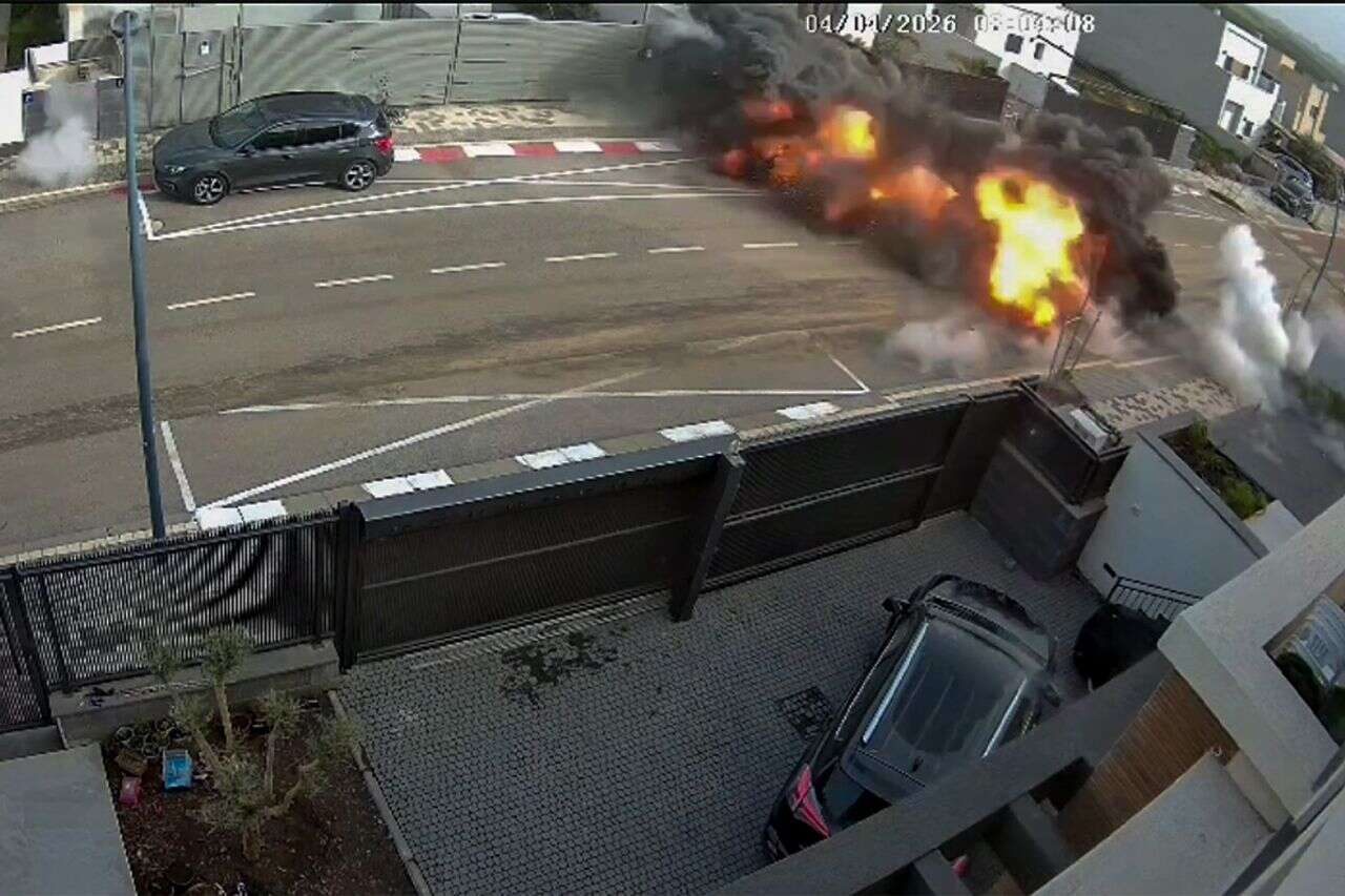 דיווחים על מספר זירות נפילה בגוש דן; דיווח בלבנון: “כוח ישראלי חטף אזרח” דיווחים על מספר זירות נפילה בגוש דן; דיווח בלבנון: “כוח ישראלי חטף אזרח”